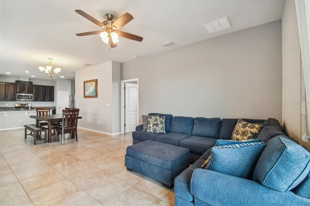 For Sale: $364,000 (3 beds, 2 baths, 1497 Square Feet)