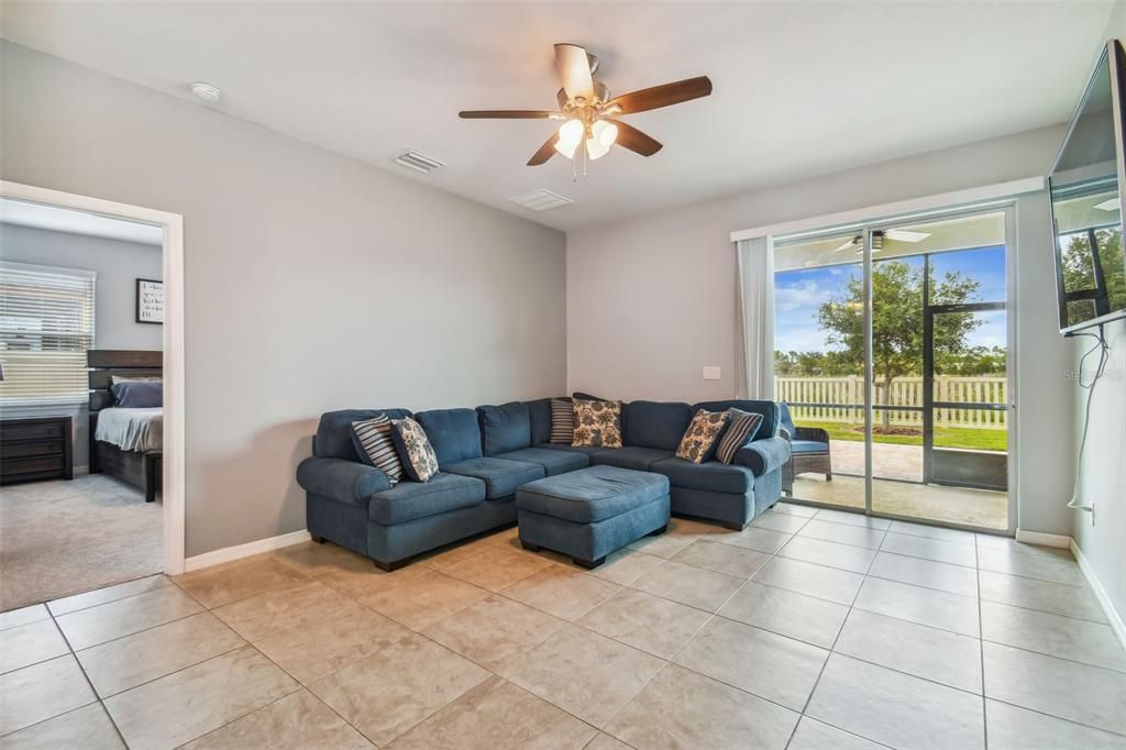 For Sale: $364,000 (3 beds, 2 baths, 1497 Square Feet)