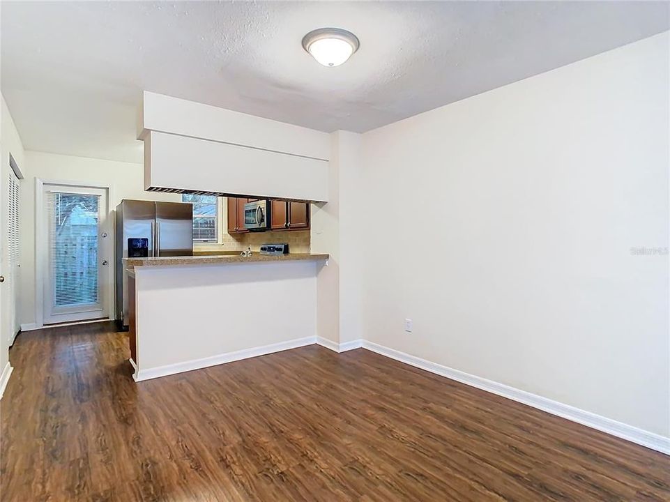 For Sale: $220,000 (2 beds, 2 baths, 1200 Square Feet)