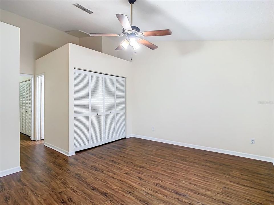 For Sale: $220,000 (2 beds, 2 baths, 1200 Square Feet)