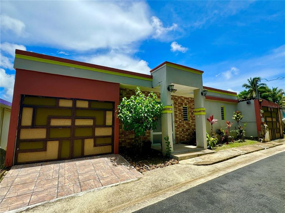 Vendido Recientemente: $149,000 (4 camas, 3 baños, 1675 Pies cuadrados)