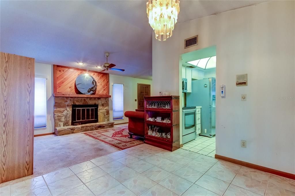 For Sale: $425,000 (4 beds, 2 baths, 1887 Square Feet)