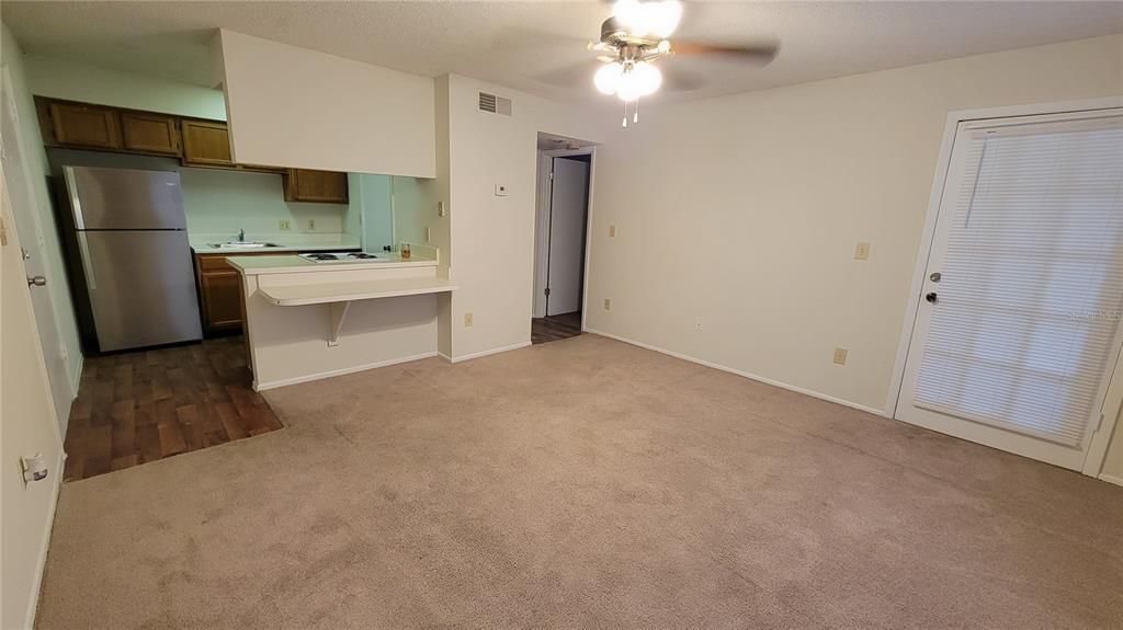 For Rent: $1,355 (1 beds, 1 baths, 600 Square Feet)