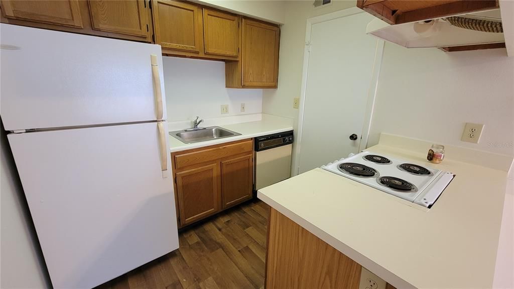 For Rent: $1,355 (1 beds, 1 baths, 600 Square Feet)