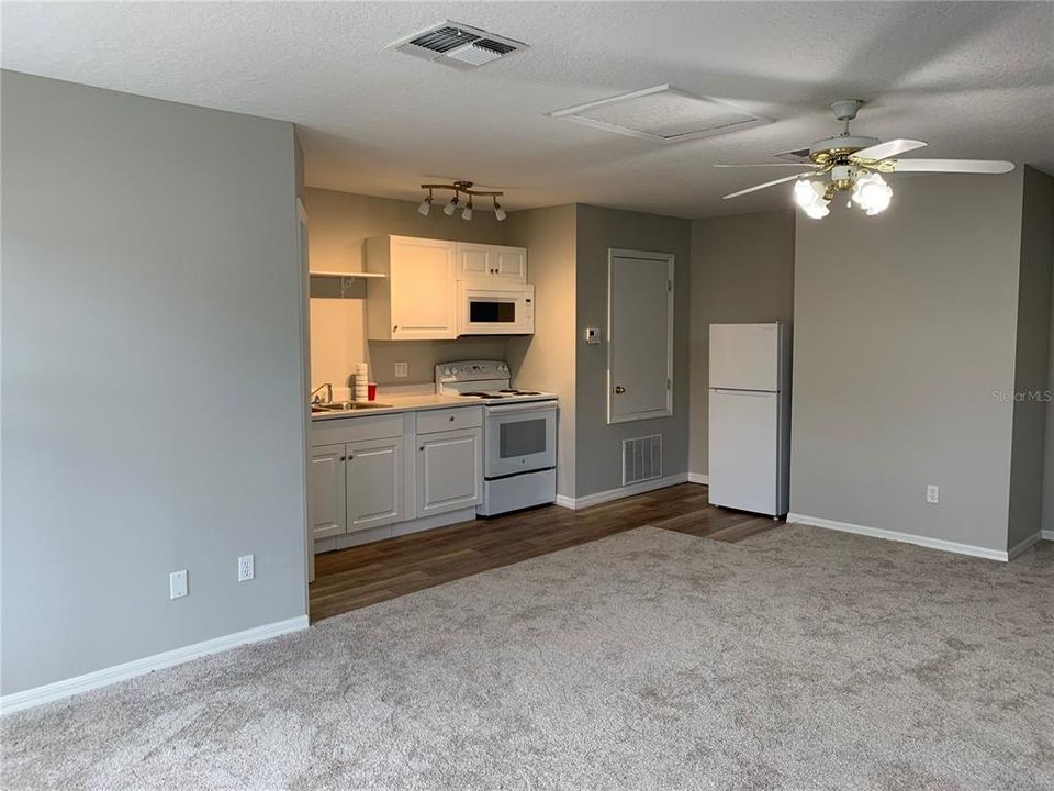 For Rent: $1,350 (0 beds, 1 baths, 400 Square Feet)