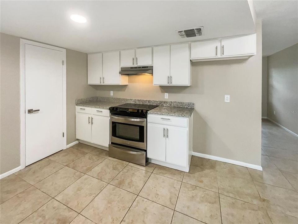 For Sale: $320,000 (2 beds, 2 baths, 1000 Square Feet)