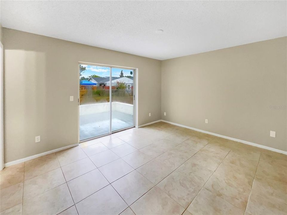 For Sale: $320,000 (2 beds, 2 baths, 1000 Square Feet)
