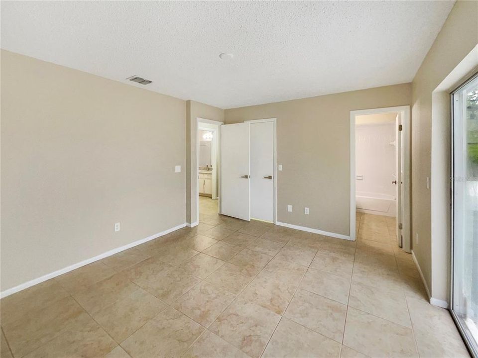 For Sale: $320,000 (2 beds, 2 baths, 1000 Square Feet)