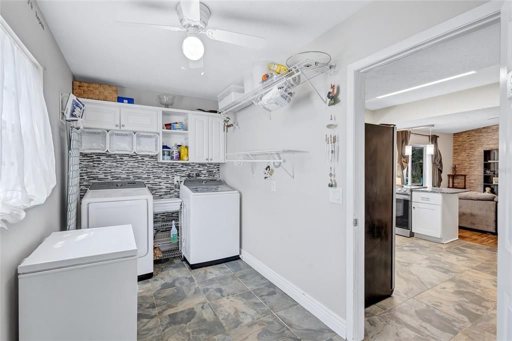 For Sale: $449,000 (4 beds, 2 baths, 1874 Square Feet)