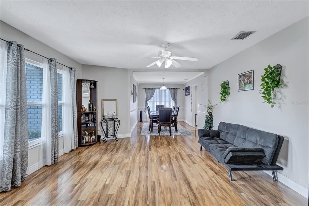 For Sale: $449,000 (4 beds, 2 baths, 1874 Square Feet)