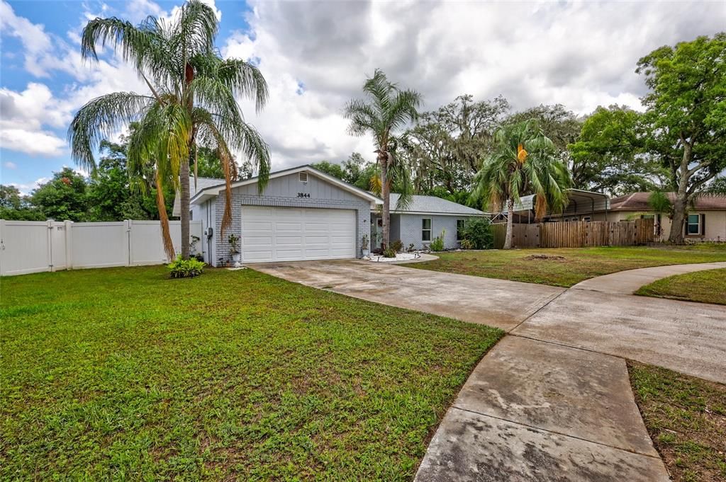 For Sale: $449,000 (4 beds, 2 baths, 1874 Square Feet)