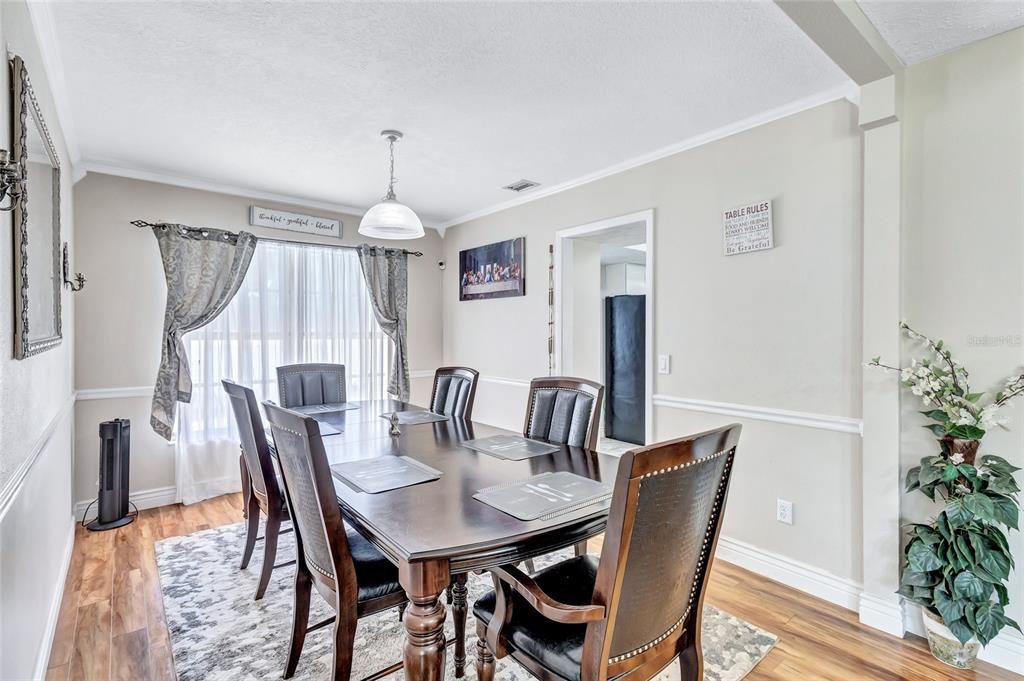 For Sale: $449,000 (4 beds, 2 baths, 1874 Square Feet)