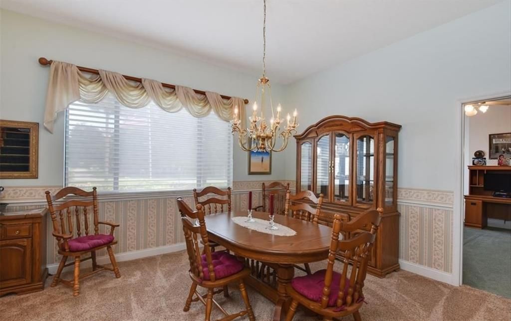 MAIN HOUSE - FORMAL DINING ROOM