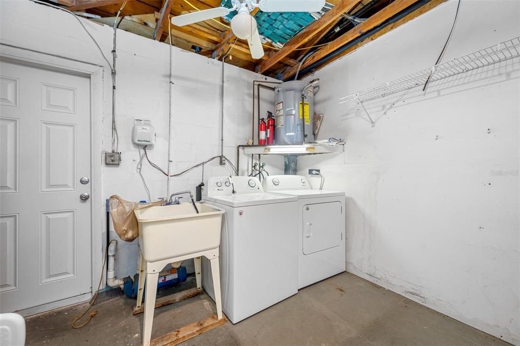 Washer/Dryer In Garage