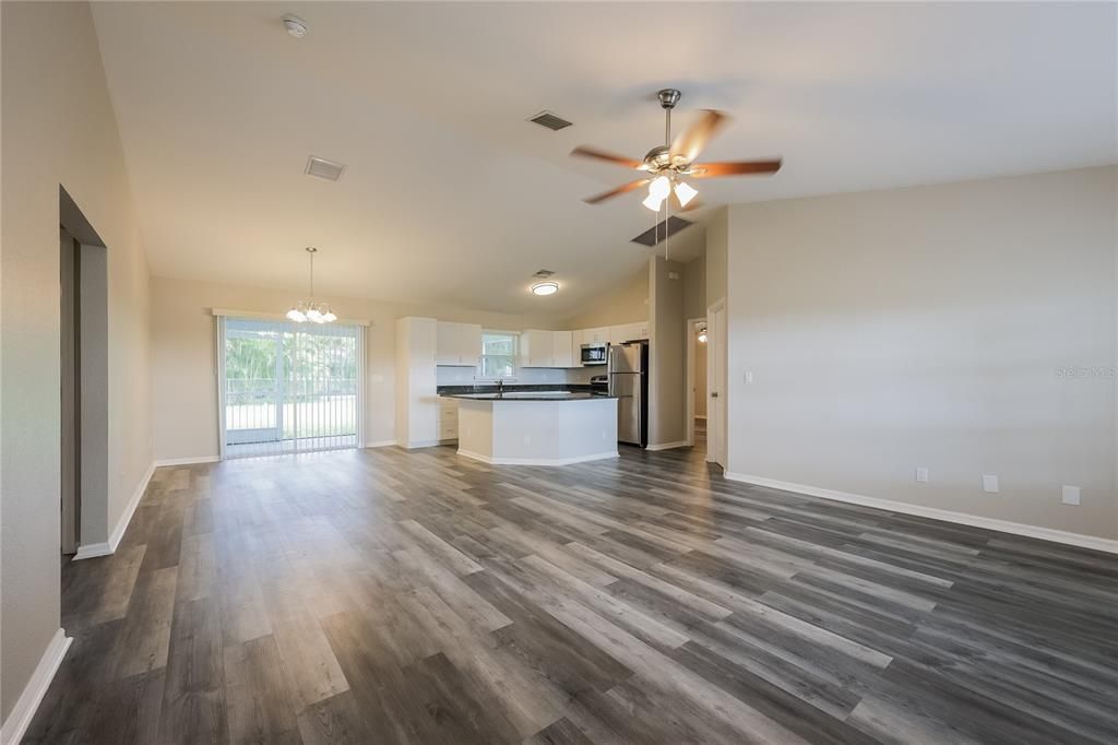 For Rent: $2,620 (3 beds, 2 baths, 1381 Square Feet)