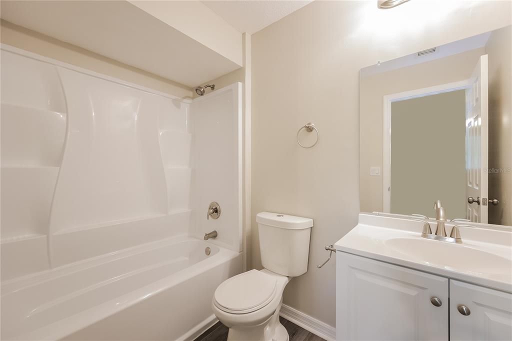 For Rent: $2,620 (3 beds, 2 baths, 1381 Square Feet)