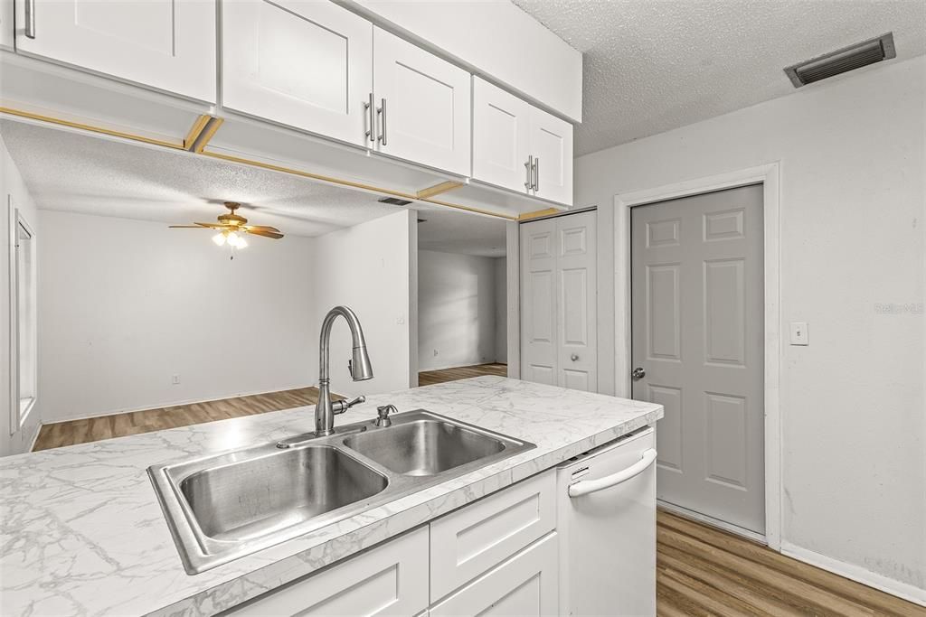 For Sale: $379,900 (2 beds, 2 baths, 1451 Square Feet)
