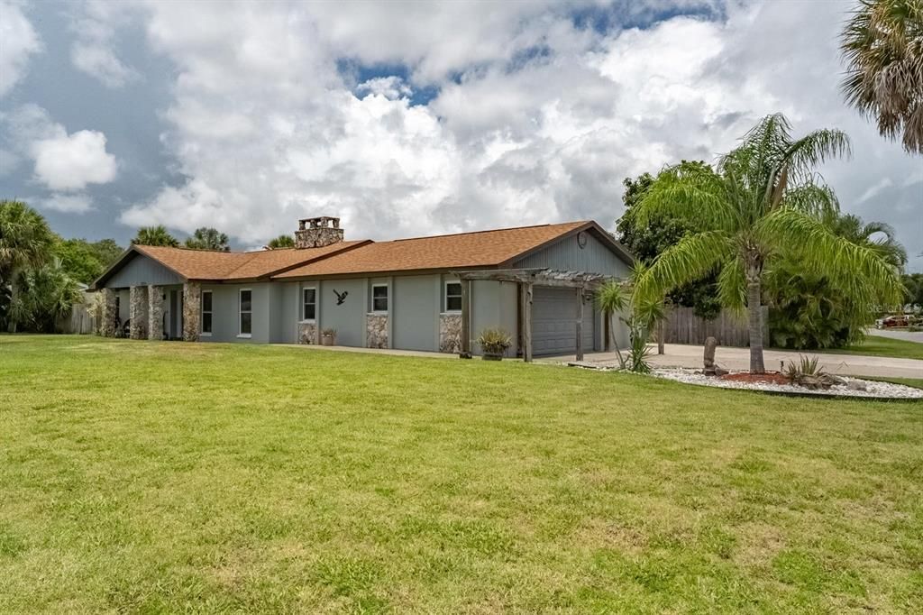 For Sale: $619,500 (3 beds, 2 baths, 2116 Square Feet)