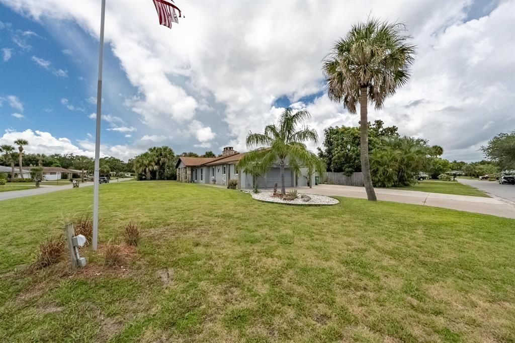 For Sale: $619,500 (3 beds, 2 baths, 2116 Square Feet)