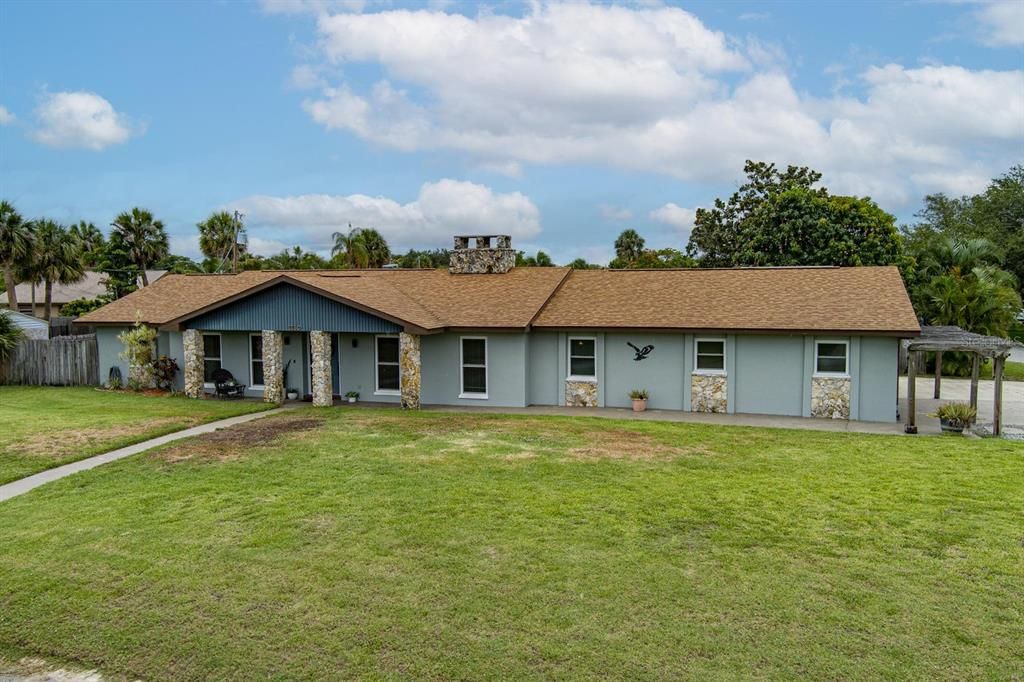 For Sale: $619,500 (3 beds, 2 baths, 2116 Square Feet)