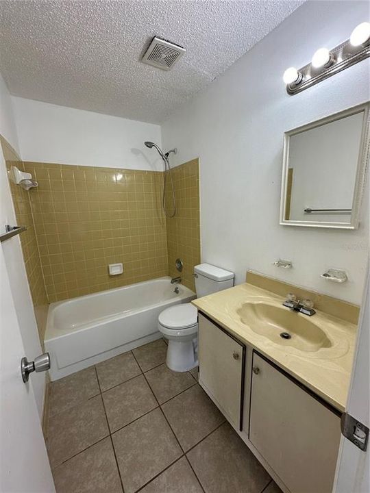 For Rent: $1,400 (2 beds, 2 baths, 1438 Square Feet)