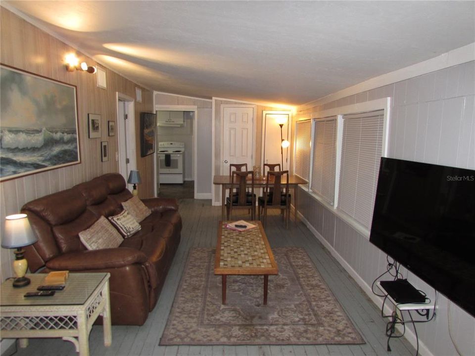 For Sale: $279,000 (3 beds, 1 baths, 1132 Square Feet)