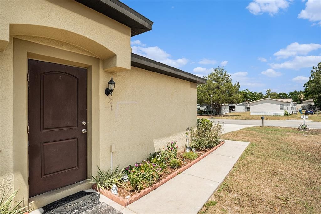 For Sale: $241,100 (2 beds, 2 baths, 1000 Square Feet)