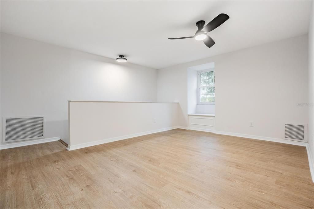 Spacious upstairs loft with closet