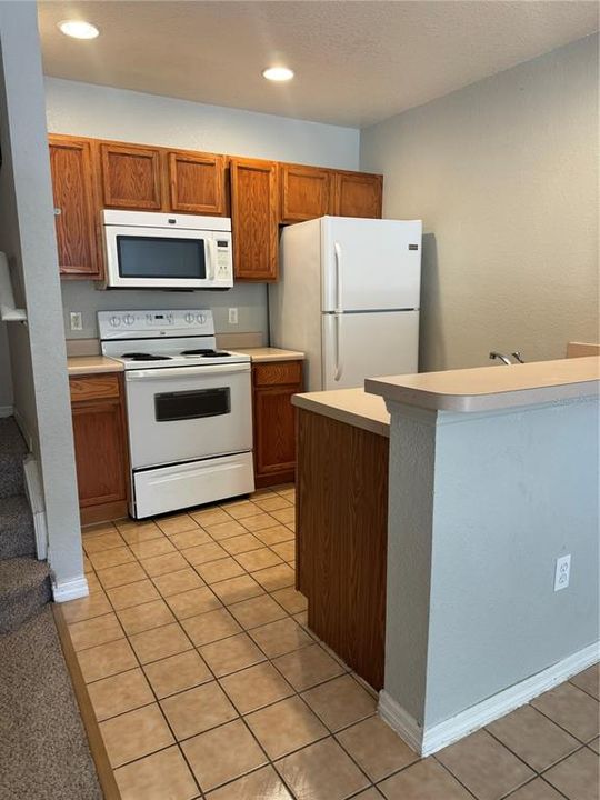 For Rent: $2,100 (3 beds, 2 baths, 1296 Square Feet)