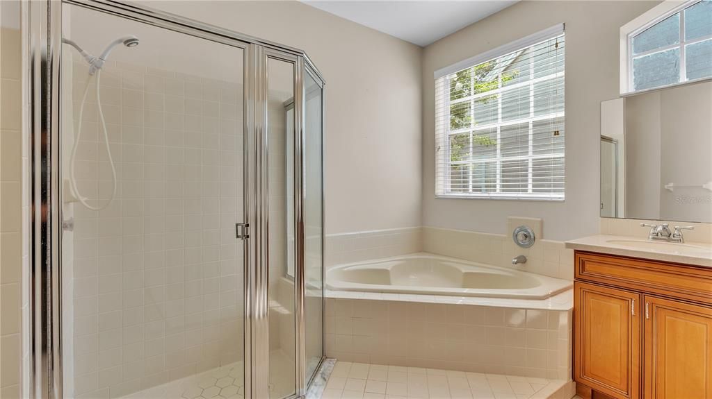 待售: $360,000 (3 贝兹, 2 浴室, 1918 平方英尺)