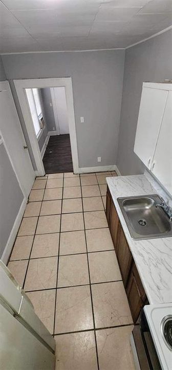 For Rent: $1,400 (2 beds, 1 baths, 750 Square Feet)