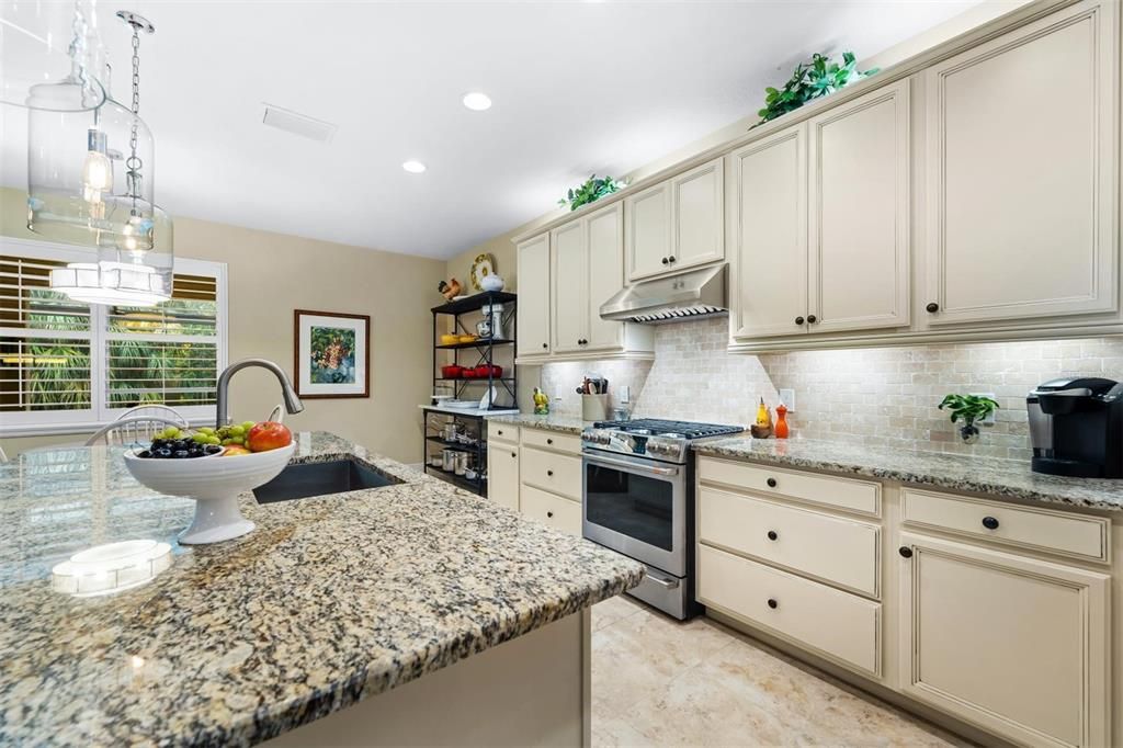 Custom laundry room and adjoining 4'x6' "Florida Basement"