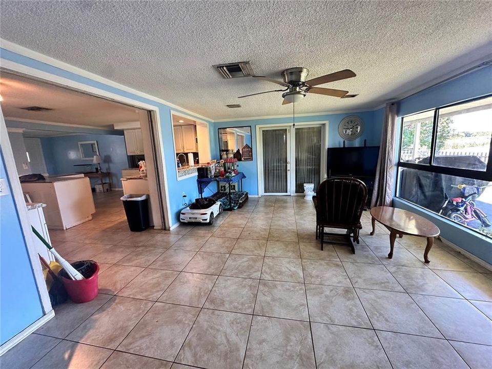 For Sale: $259,900 (3 beds, 1 baths, 1524 Square Feet)