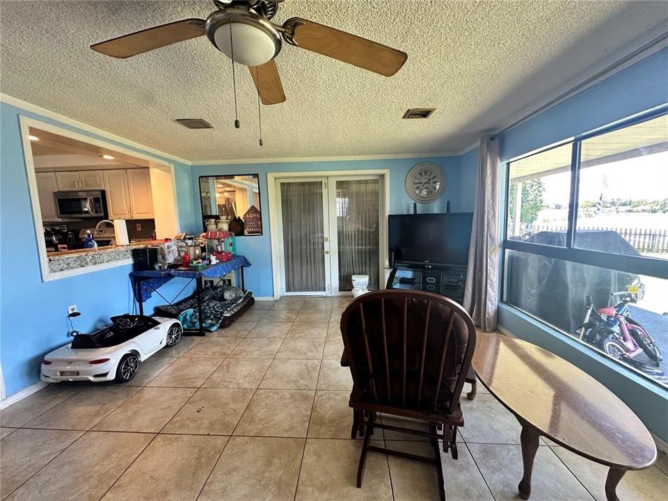 For Sale: $259,900 (3 beds, 1 baths, 1524 Square Feet)