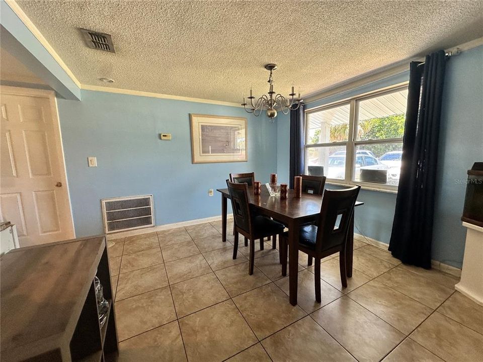 For Sale: $259,900 (3 beds, 1 baths, 1524 Square Feet)