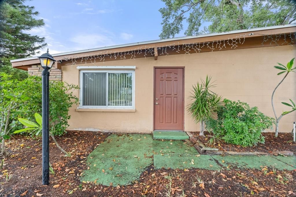 Active With Contract: $349,900 (3 beds, 2 baths, 1614 Square Feet)