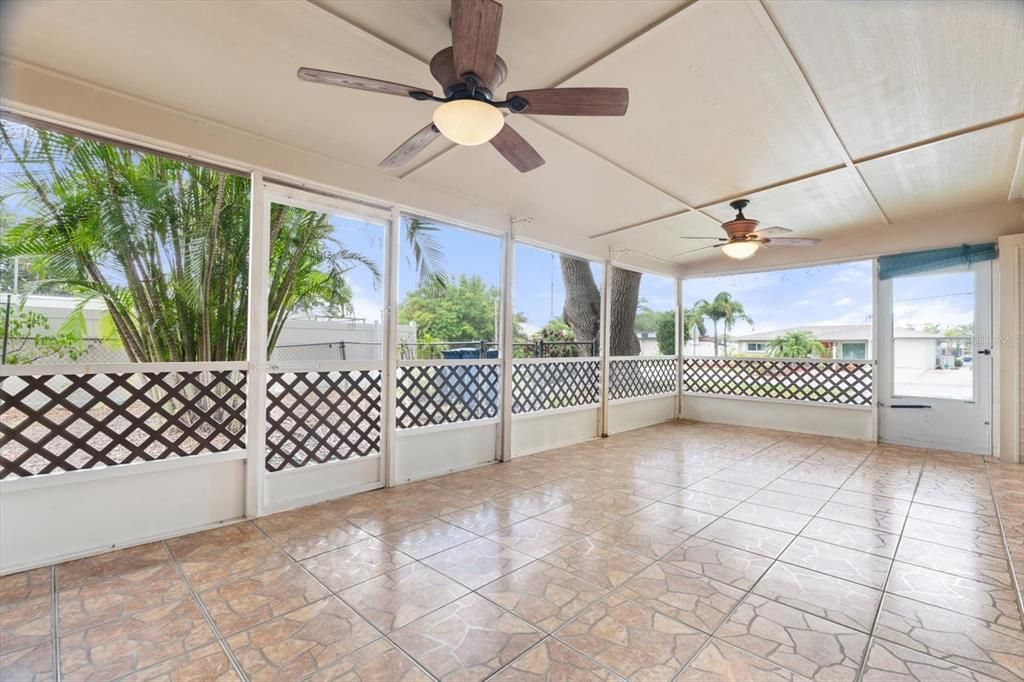 Active With Contract: $349,900 (3 beds, 2 baths, 1614 Square Feet)