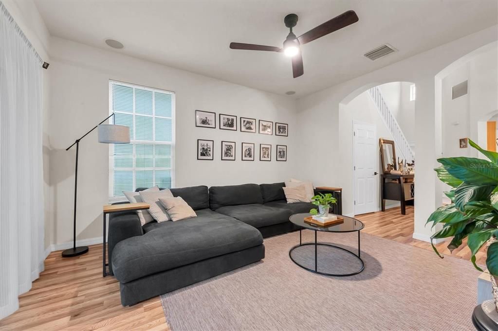 Active With Contract: $2,350 (3 beds, 2 baths, 1597 Square Feet)