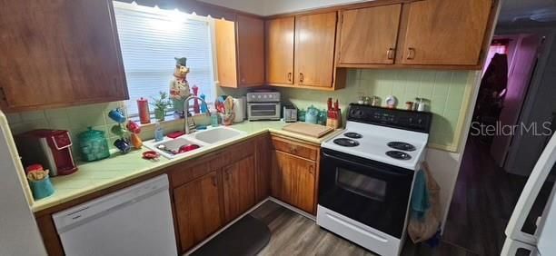 For Sale: $329,900 (2 beds, 1 baths, 992 Square Feet)