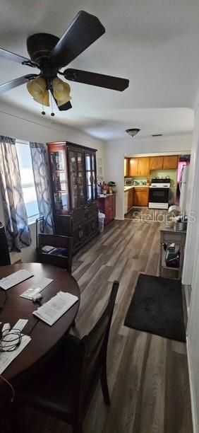 For Sale: $329,900 (2 beds, 1 baths, 992 Square Feet)