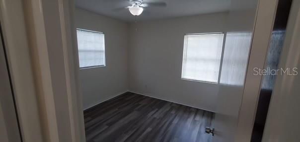 For Sale: $329,900 (2 beds, 1 baths, 992 Square Feet)