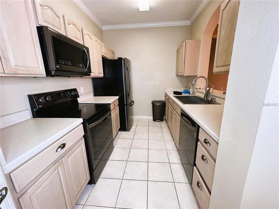 For Sale: $269,900 (3 beds, 2 baths, 1408 Square Feet)