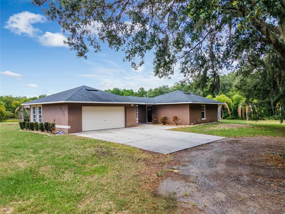 Active With Contract: $740,500 (3 beds, 2 baths, 2137 Square Feet)