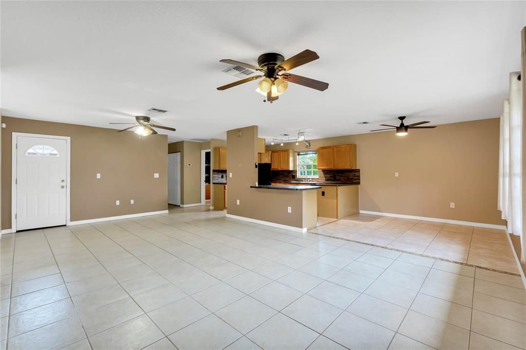 Active With Contract: $740,500 (3 beds, 2 baths, 2137 Square Feet)