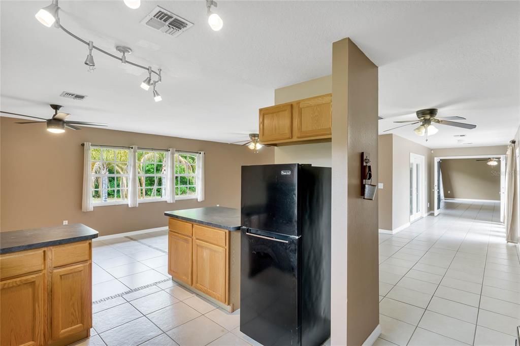 Active With Contract: $740,500 (3 beds, 2 baths, 2137 Square Feet)
