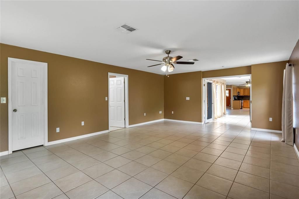 Active With Contract: $740,500 (3 beds, 2 baths, 2137 Square Feet)