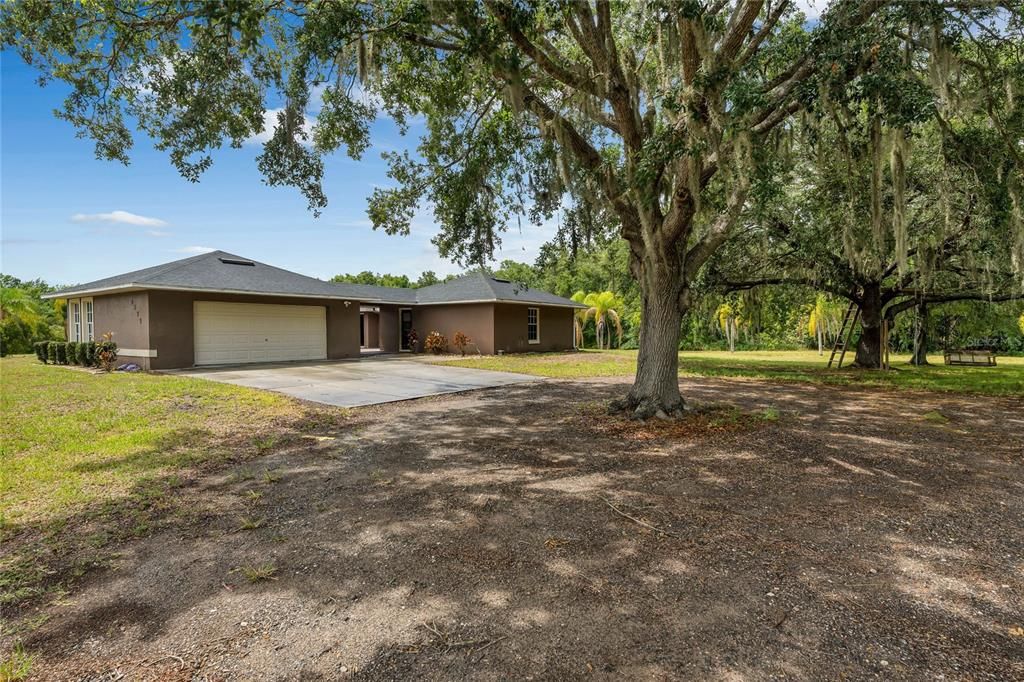 Active With Contract: $740,500 (3 beds, 2 baths, 2137 Square Feet)