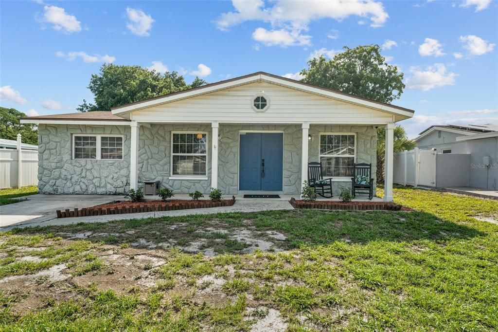 For Sale: $525,000 (3 beds, 2 baths, 1820 Square Feet)