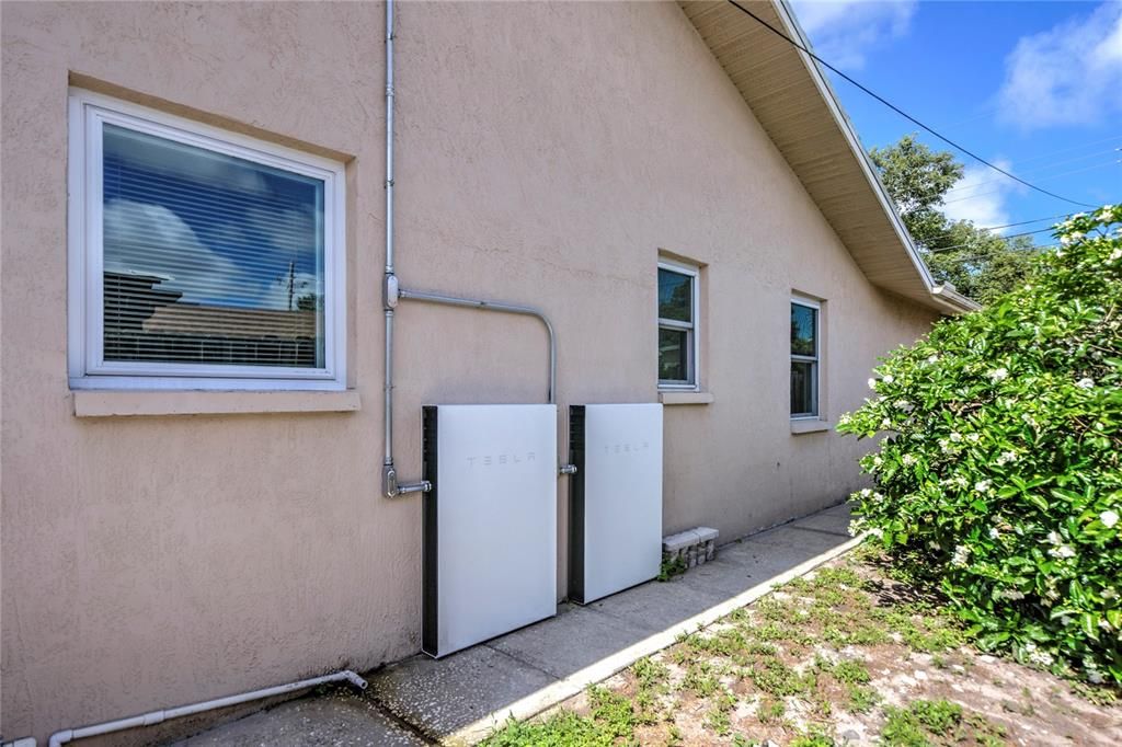 Active With Contract: $445,000 (3 beds, 3 baths, 1641 Square Feet)