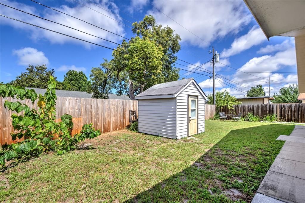 Active With Contract: $445,000 (3 beds, 3 baths, 1641 Square Feet)